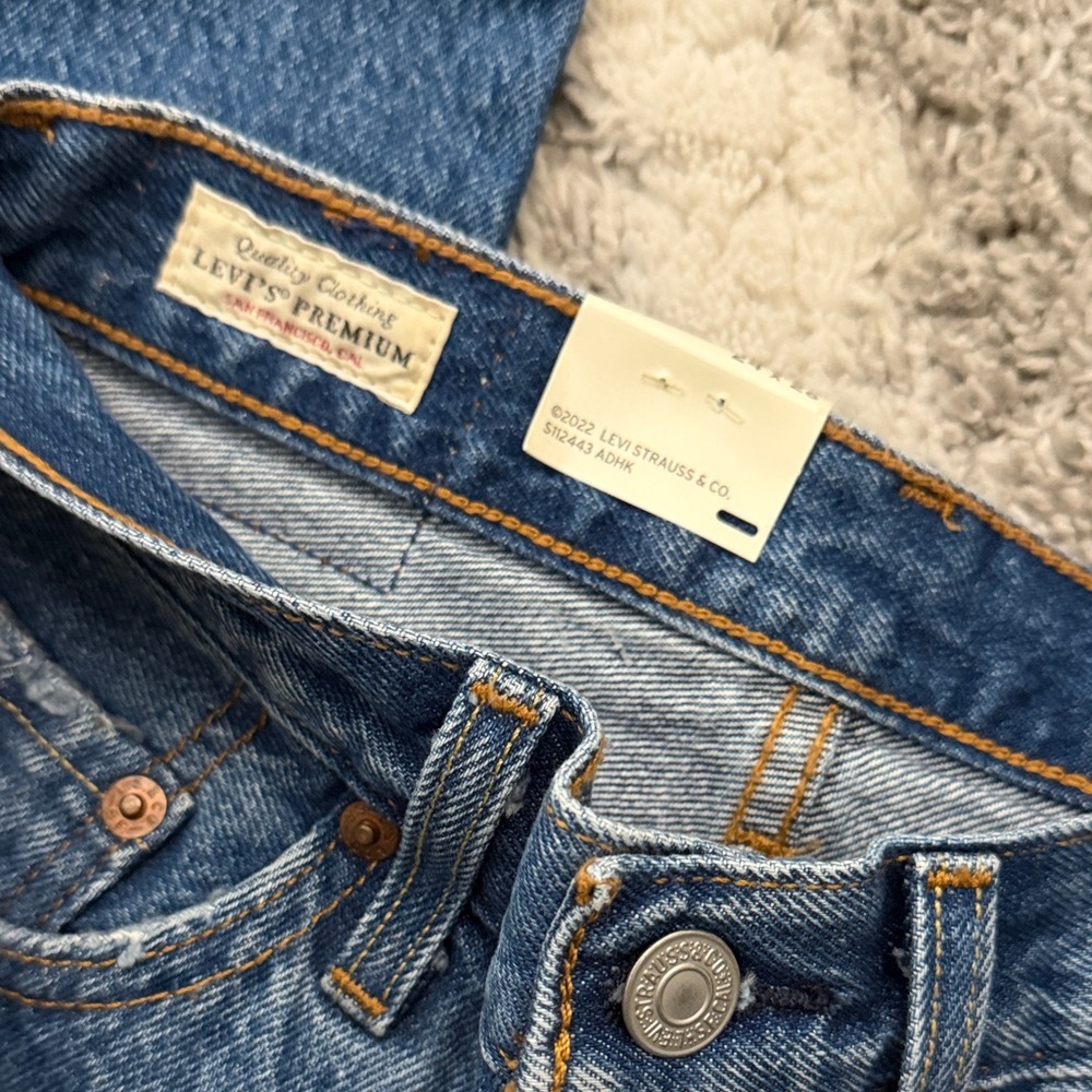 Levi’s 501 Original Fit Distressed Jeans - Size 24x26 (New With Tags) - Picture 7 of 8